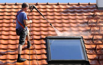 roof cleaning Llangyniew, Powys